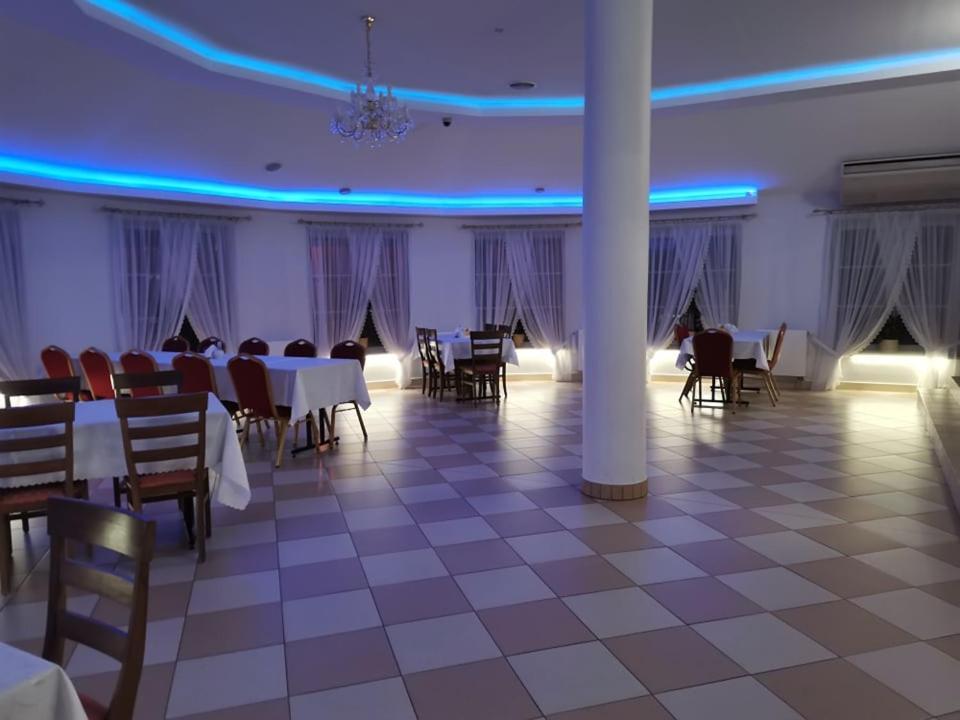 Zajazd Pod Jesionami Nisko Buitenkant foto